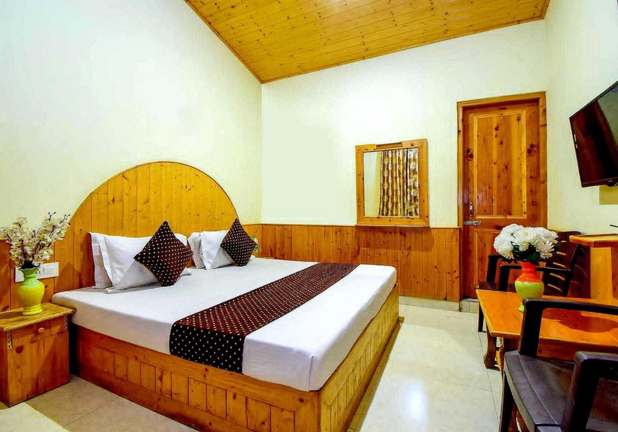 Oyo Flagship 82405 Cochin Villa Манали Экстерьер фото