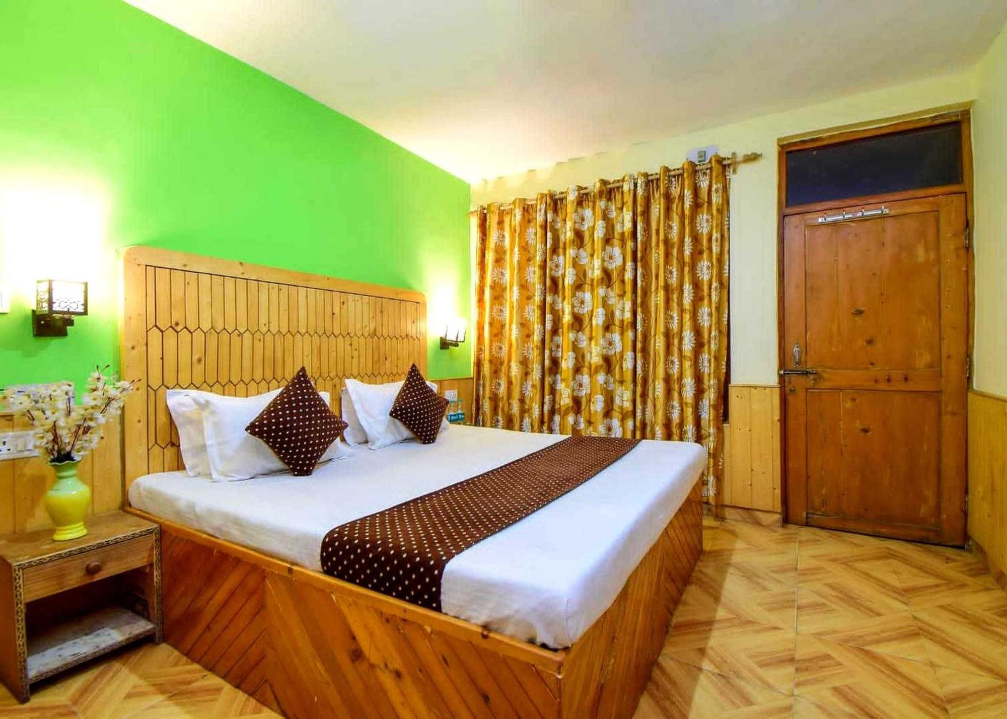 Oyo Flagship 82405 Cochin Villa Манали Экстерьер фото